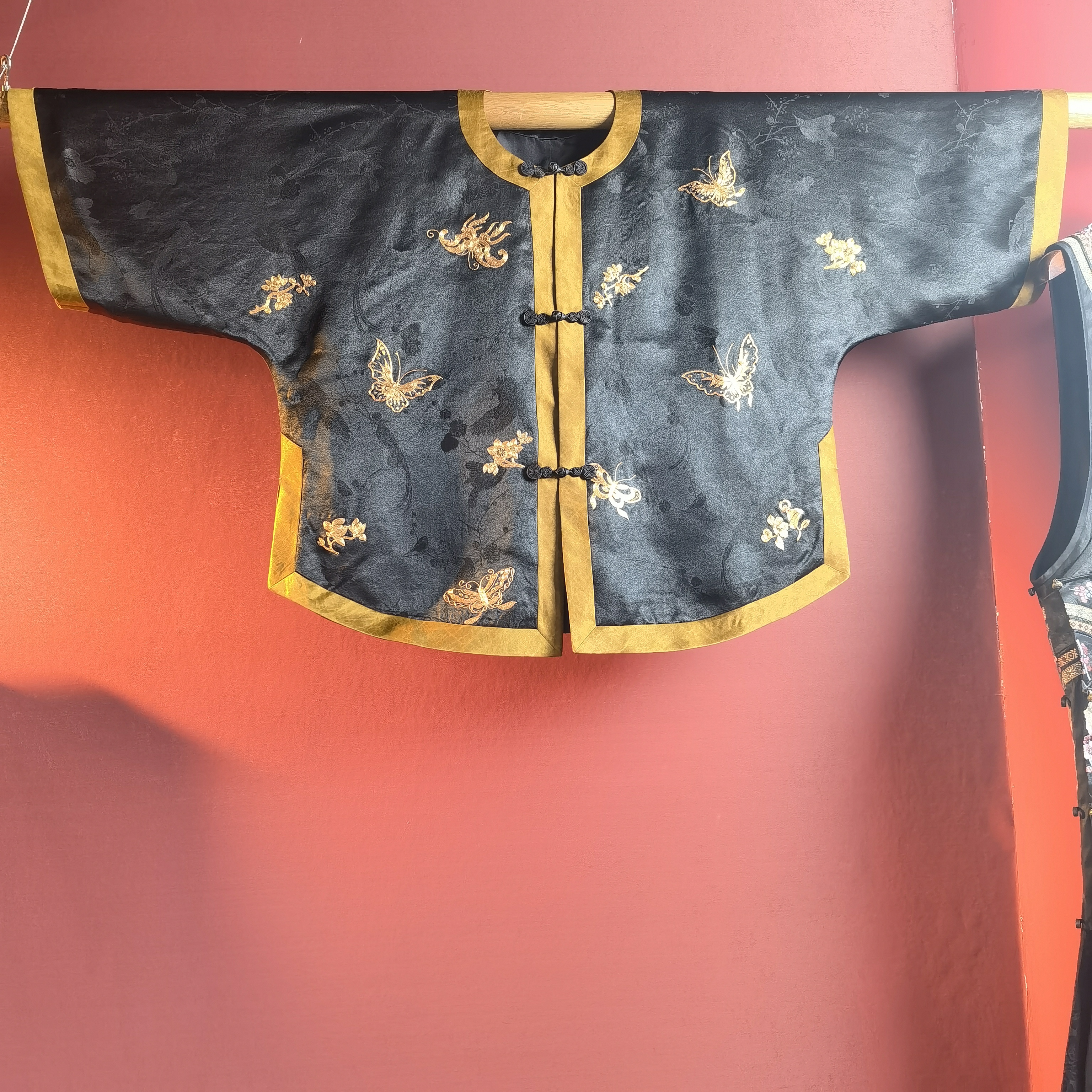 三一馆【金澜蝶】国风女装上衣手绣对襟黑短上衣苏绣绣衣盘金绣棉衣