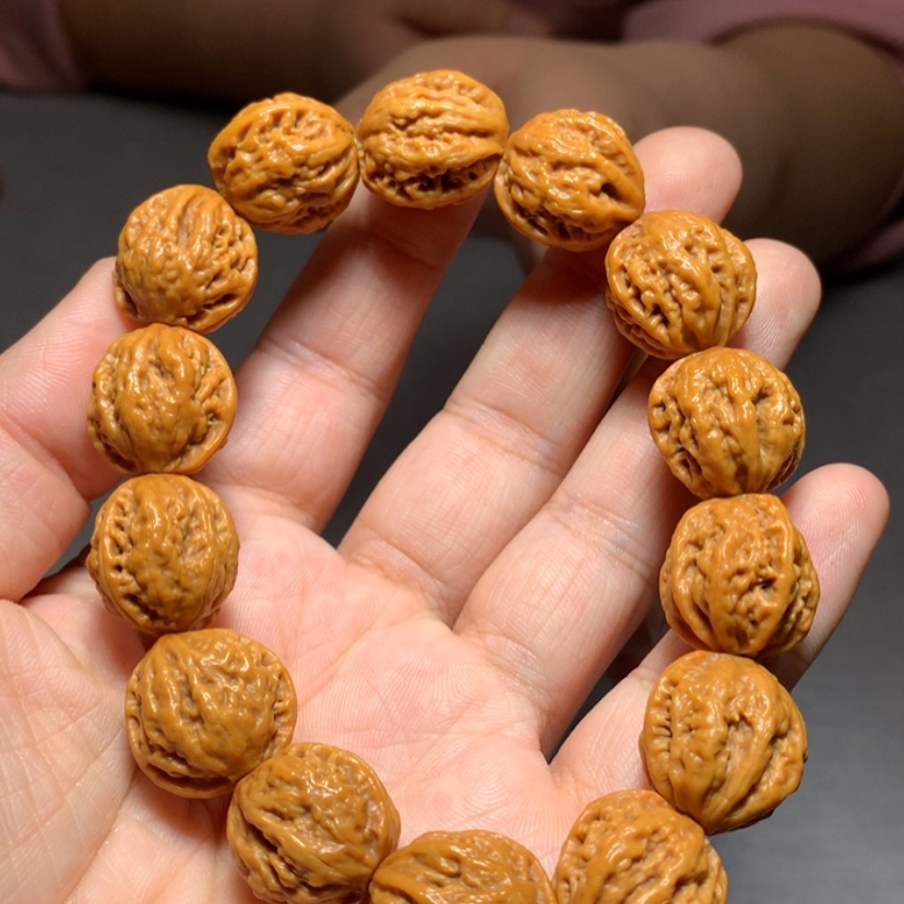 【闪购商品】文玩核桃手串1237