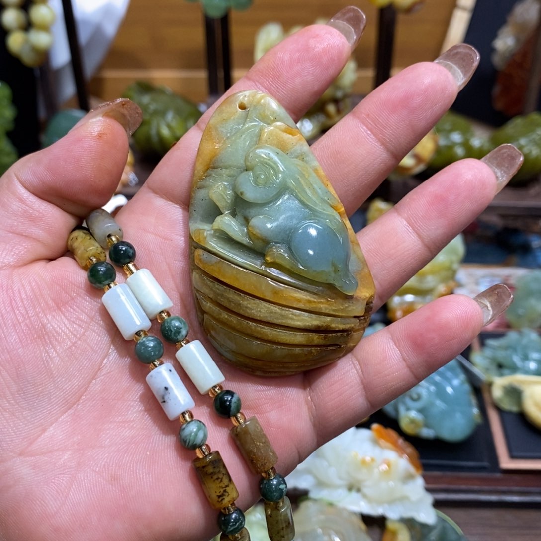 蛇纹石玉吊坠(不含链)未镶嵌