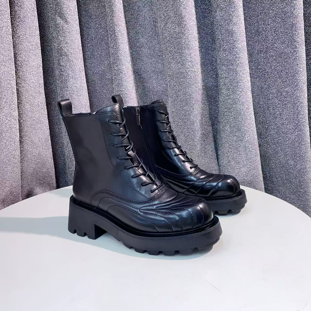 C359 黑色 高端粗跟圆头真皮厚底短靴 马丁靴