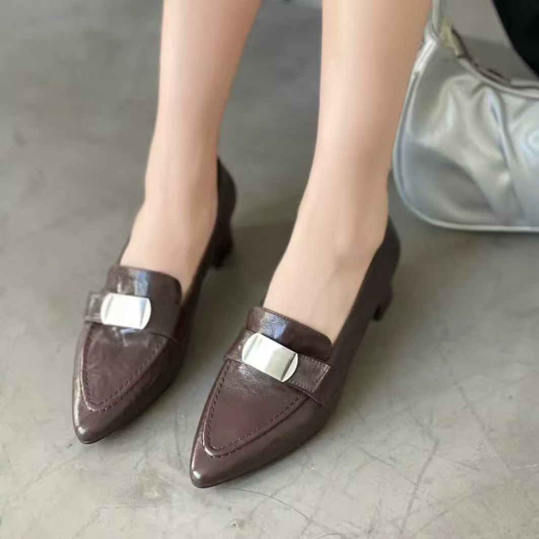 C733 棕色 新款时尚尖头超软舒适低跟女士乐福鞋