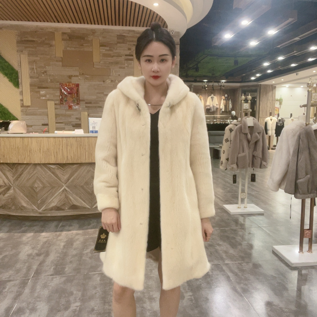 盛亚雪珍珠米原色中长款修身外套