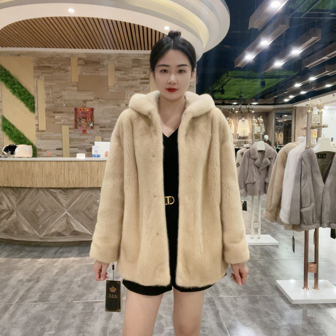 盛亚雪米黄休闲连帽外套