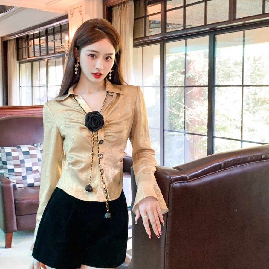 喇叭长袖小众衬衫女2025早春高级感小香风今年流行漂亮小衫衬衣