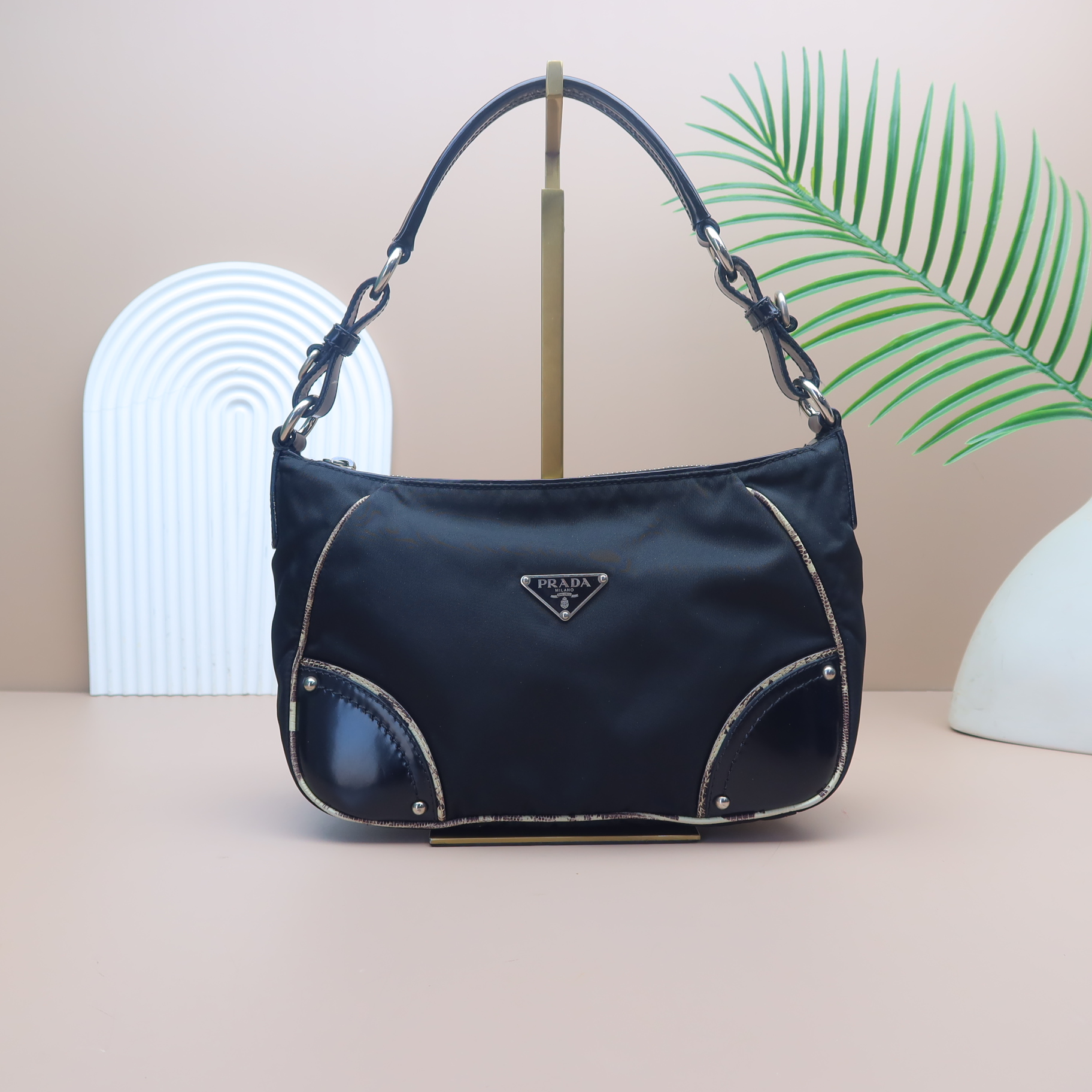 99新 物兮 Prada 普拉达 黑色尼龙单肩包 4061208009236