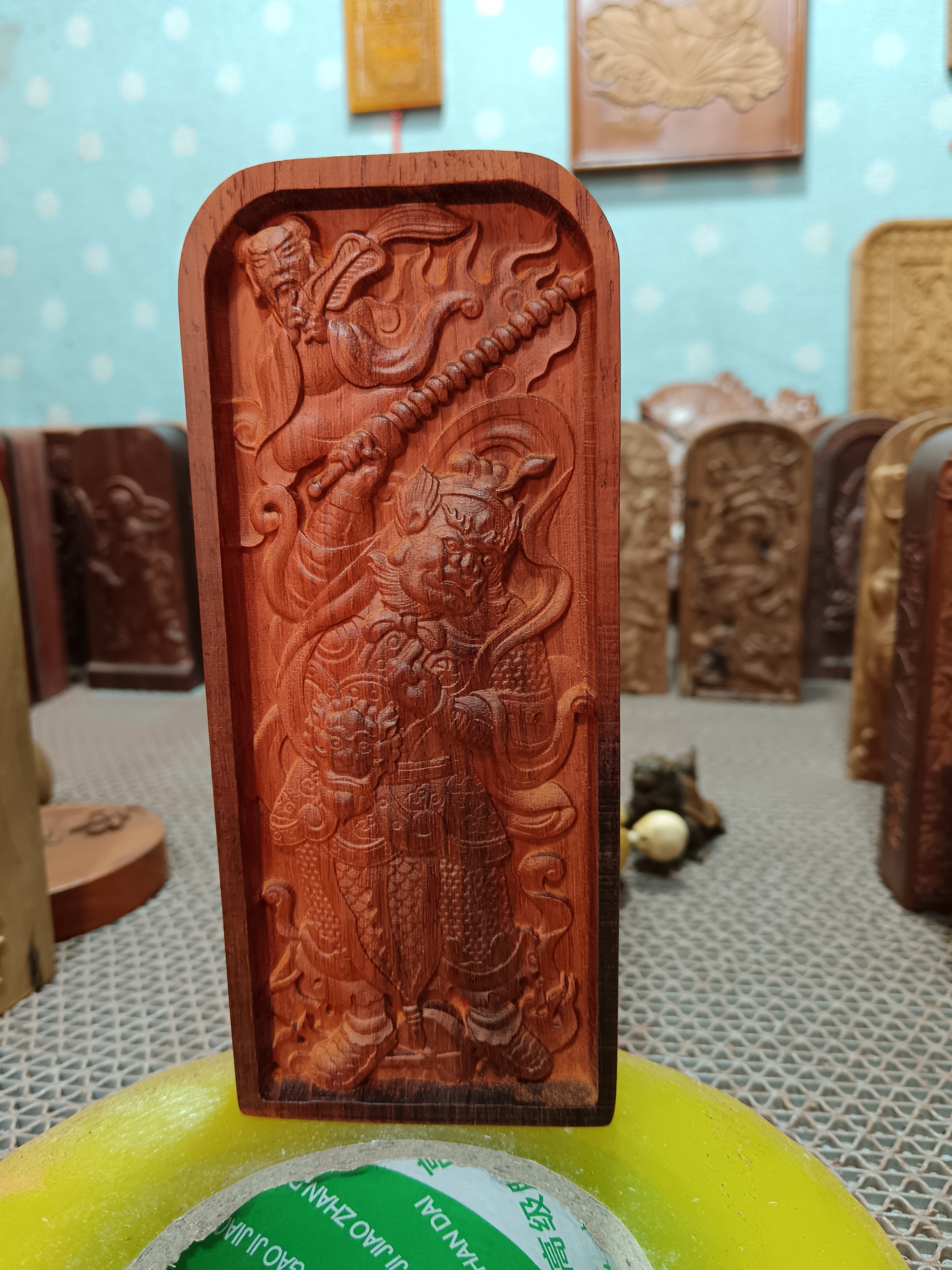 犀牛角紫檀王帅令牌尺寸7.5公分×17.5公分厚度随机，介意务拍