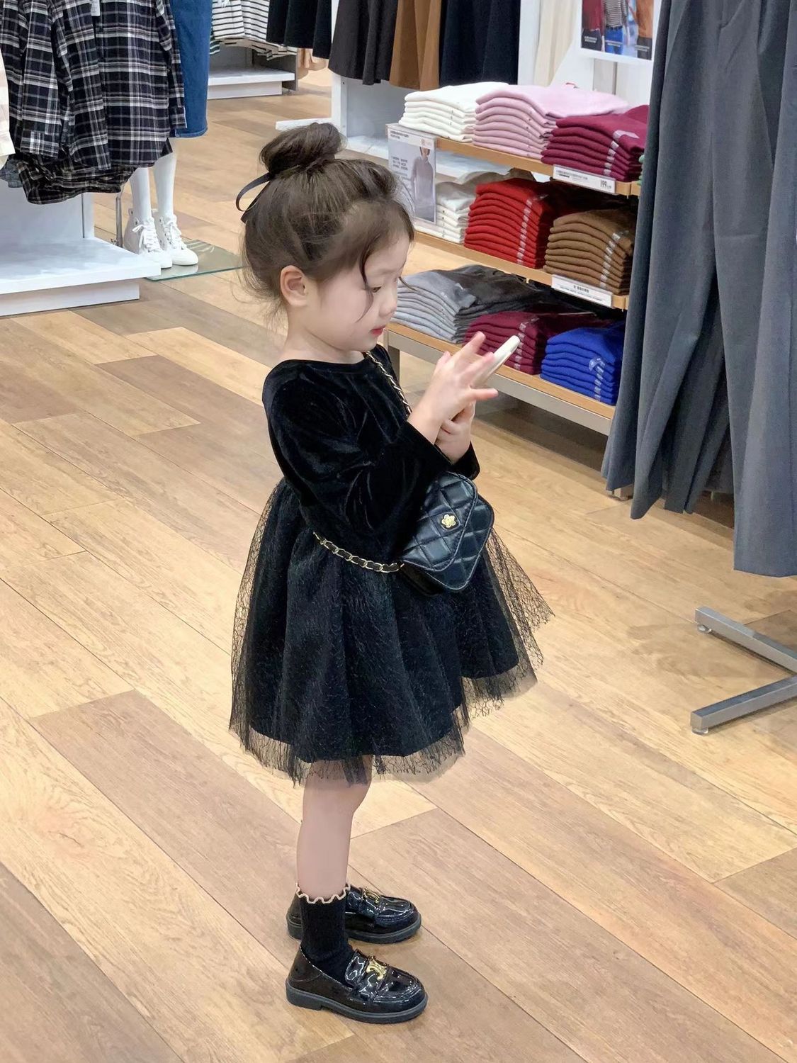 韩国童装2023秋季新款女童黑色丝绒拼接网纱蓬蓬连衣裙儿