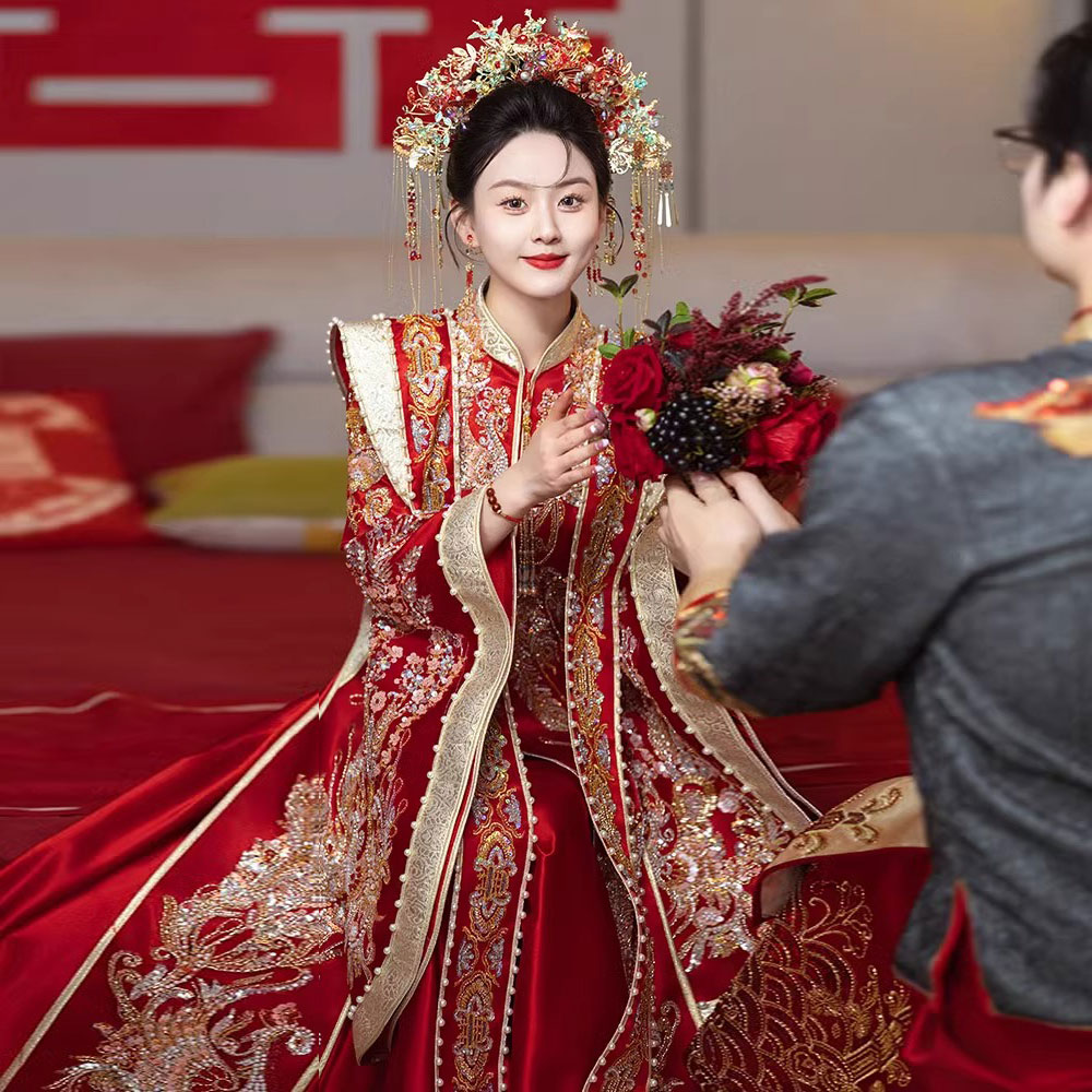 重工缎面凤冠霞帔秀禾服新娘结婚2025汉服婚服宽大袖新中式嫁衣