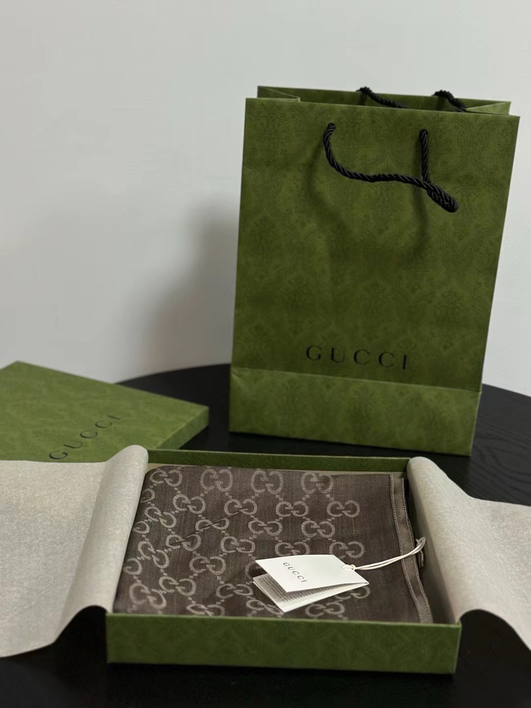 未使用 GUCCI/古驰 Gucci丝巾围巾【有包装可送礼】