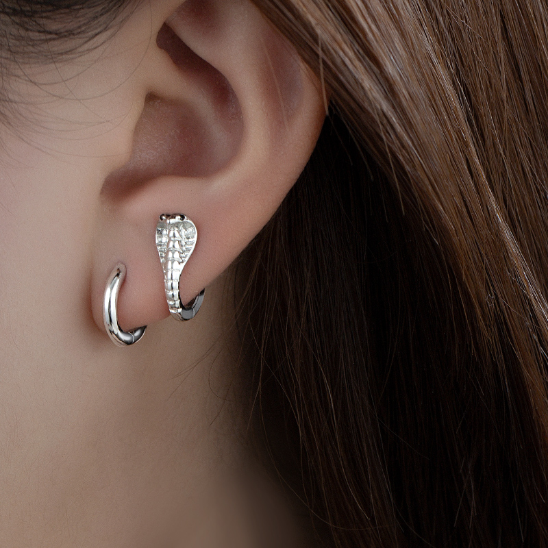 金美澳 铜合金合成锆石耳饰 女士漂亮耳环蛇形耳扣蛇本命年高级感