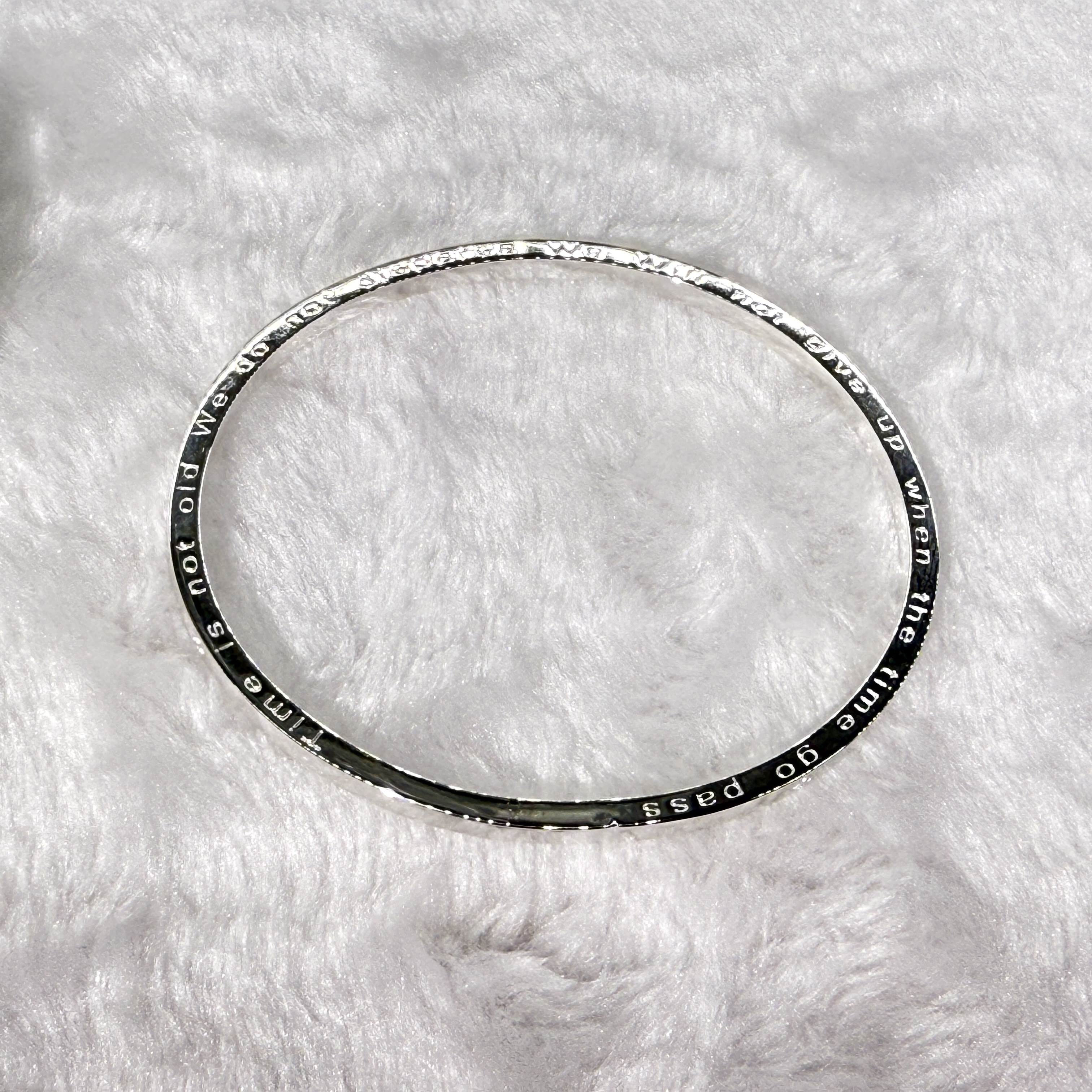 足银手镯 50号　四叶草闭口实心足银手镯