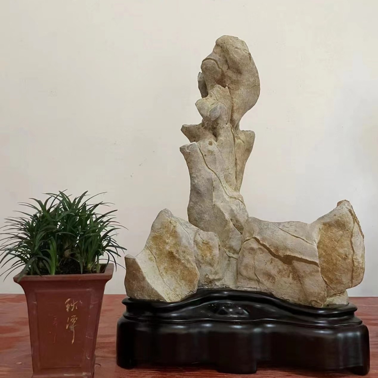 广西南太湖石摆件墨石摆件盆景石摆件附石摆件