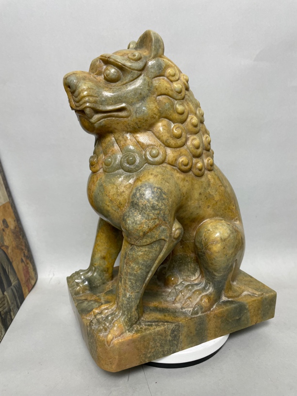 和田玉—青玉狮子