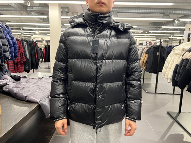 Armani 阿玛尼男士爆款亮面羽绒服