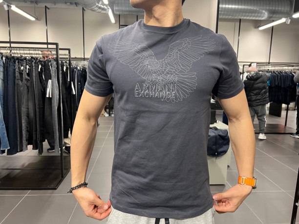 Armani 男士时尚T桖
