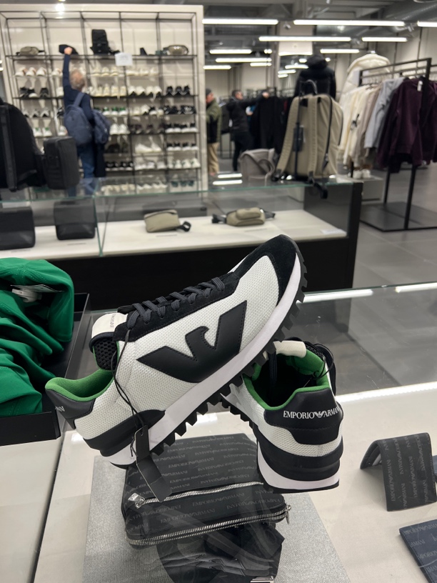 Emporio armani 男士休闲鞋