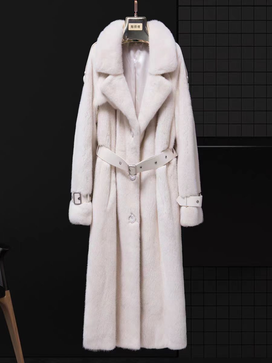 商场折贵品牌折扣，品牌女装，每天不同款式秒福利