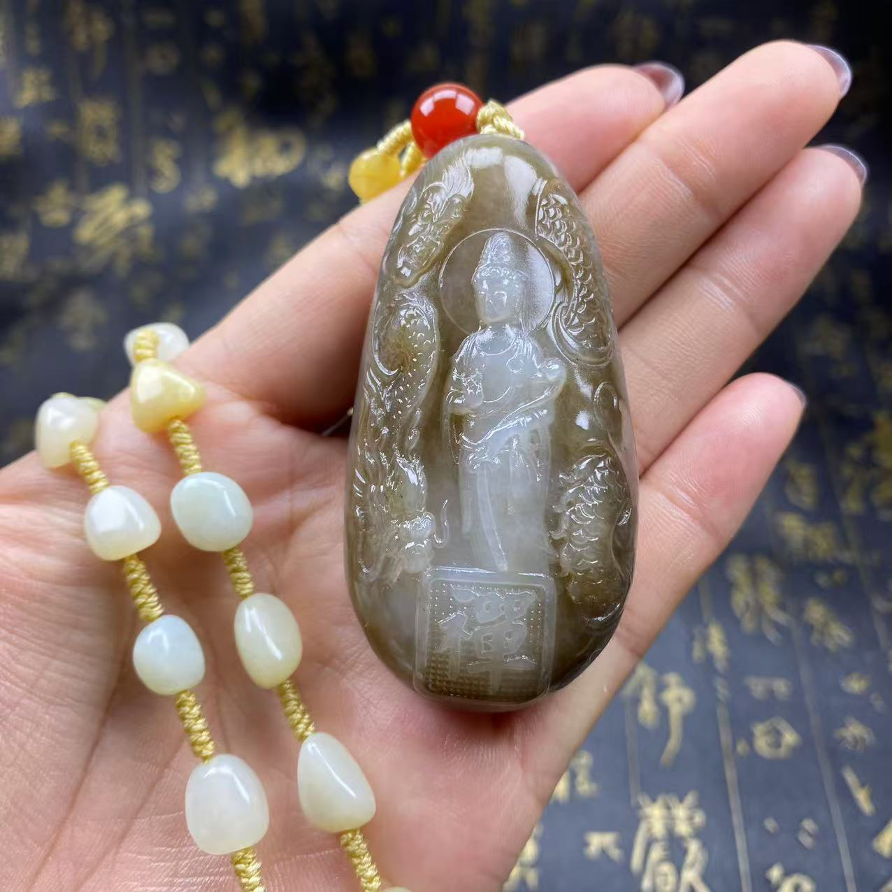 和田玉四色，枣皮观音挂件