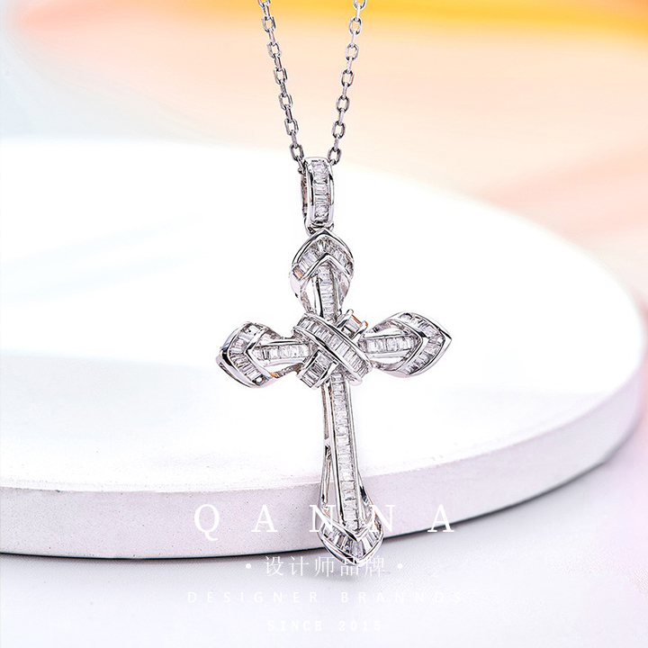 QANNA【永恒守护】18K金50分经典缠绕十字架钻石吊坠不含链AF0031