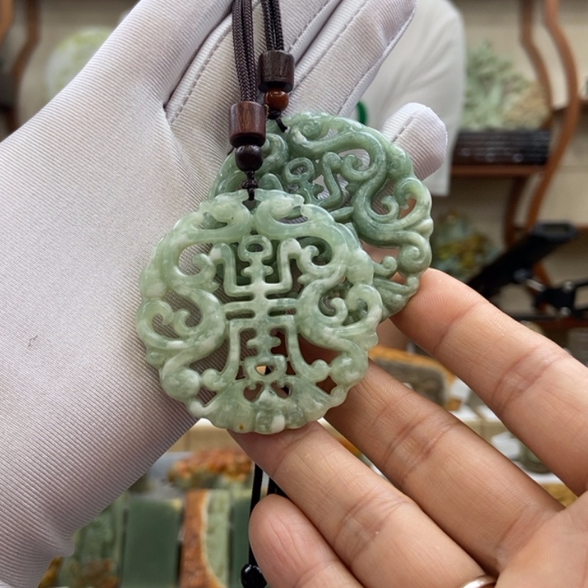 【闪购商品】蛇纹石玉吊坠未镶嵌