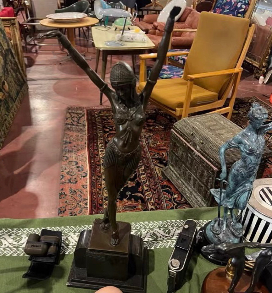 衣物默认微脏瑕，事多追求完美勿拍，抢拍随机发。