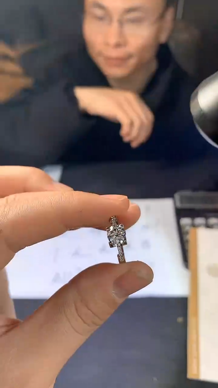 【闪购商品】南非太阳花3ct戒指