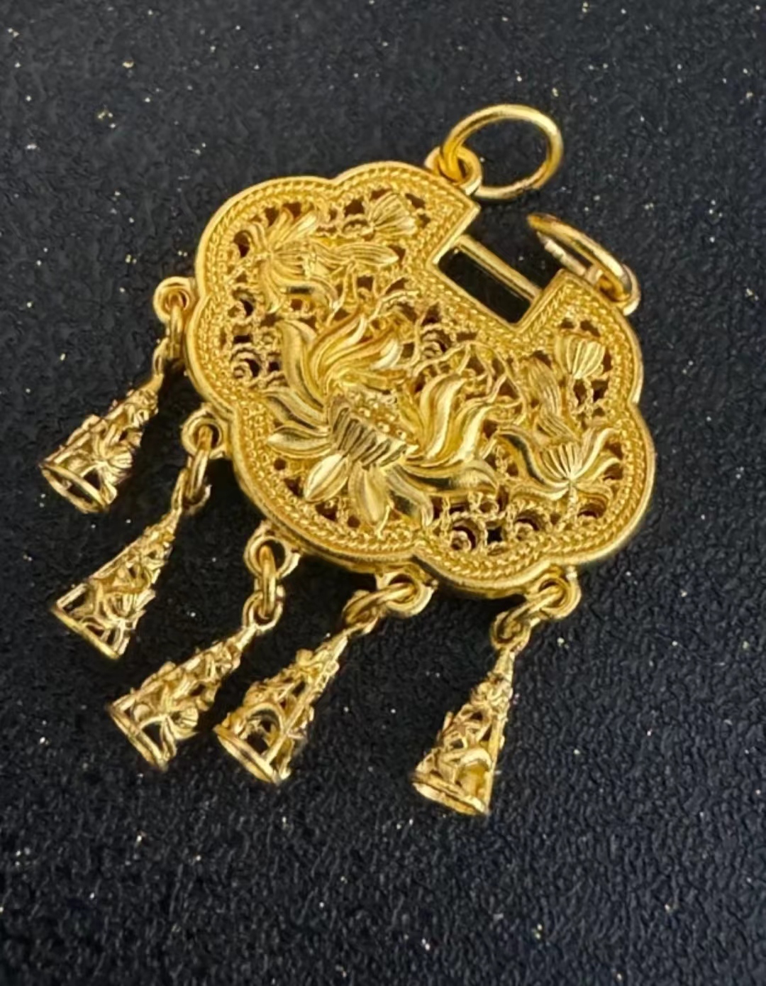 【金展珠宝】 足金 璎珞锁短流苏吊坠