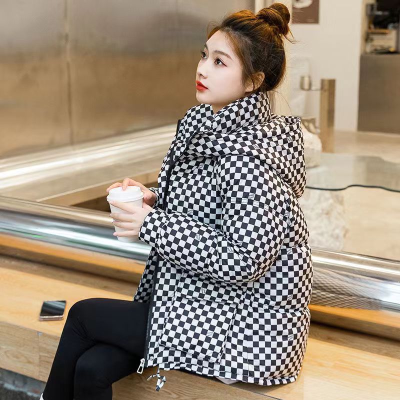 艾菜依棋盘格羽绒服棉户外运动女2023新款千鸟格冬装短款羽绒服棉