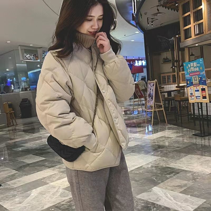 艾菜依轻薄菱格茧型小款羽绒服户外运动外套2023新款女装冬季小个