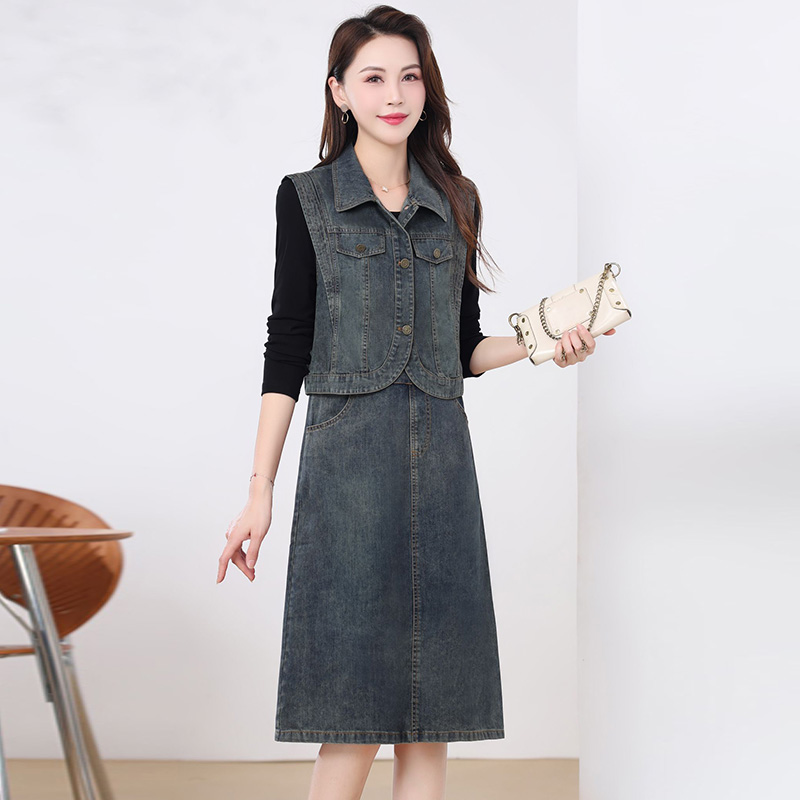 轻奢时尚马甲牛仔两件套连衣裙2024秋季新款牛仔裙女洋气显瘦套装