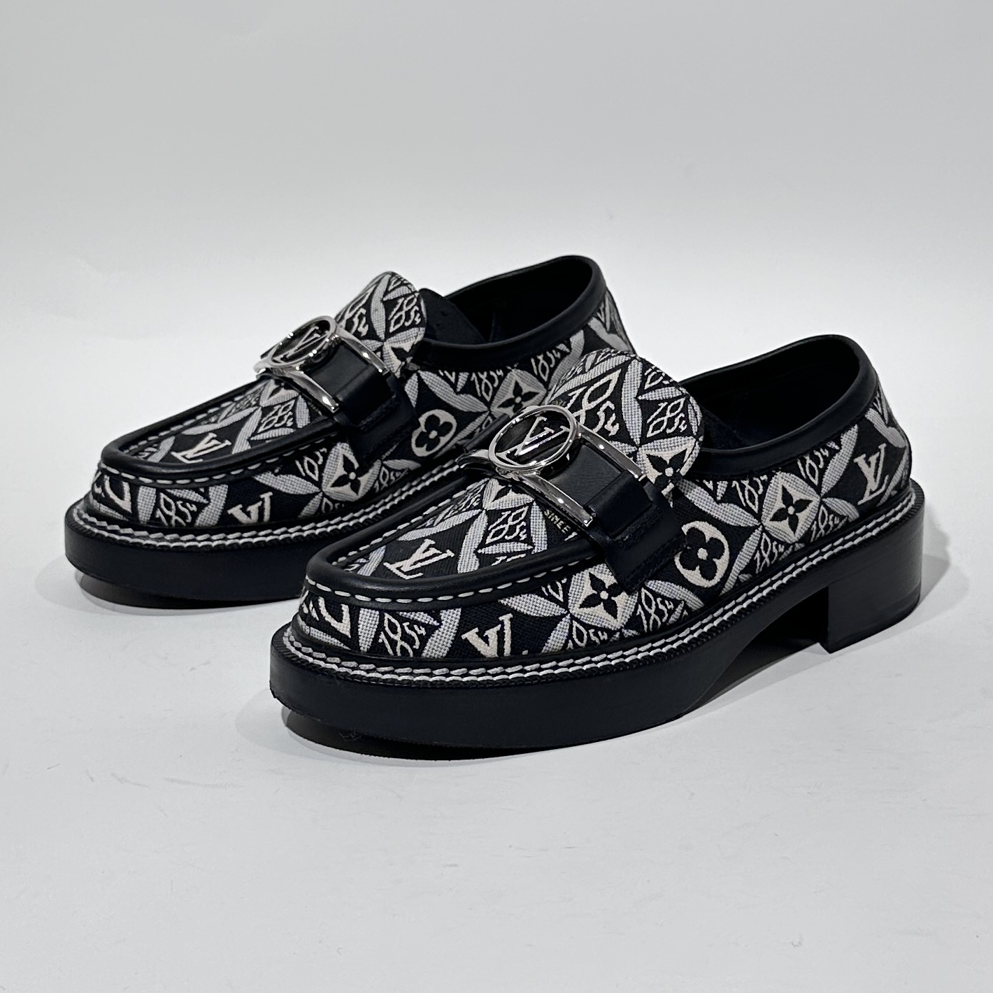 95新 LouisVuitton/路易威登 36码1854黑色满印乐福鞋/ML01553