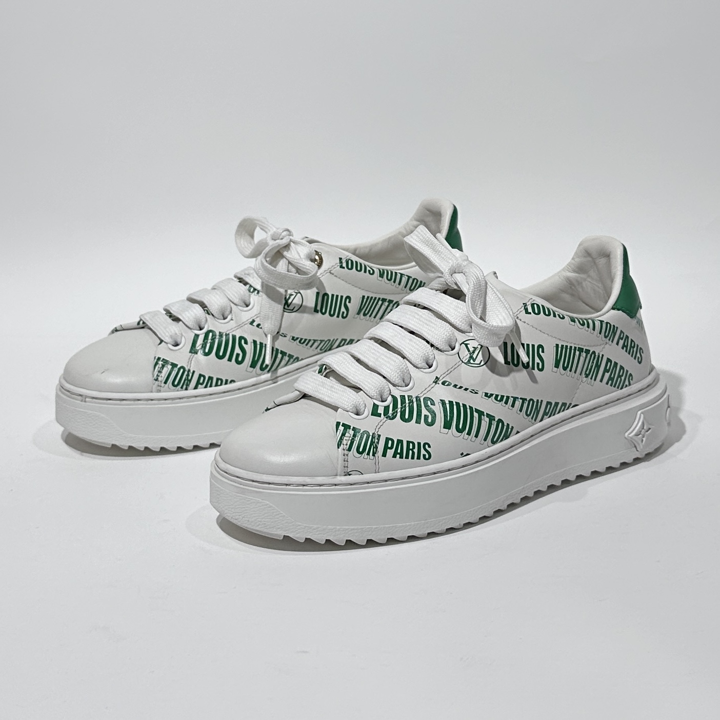 95新 LouisVuitton/路易威登 35码白绿弹幕款时尚松糕鞋/ML01600