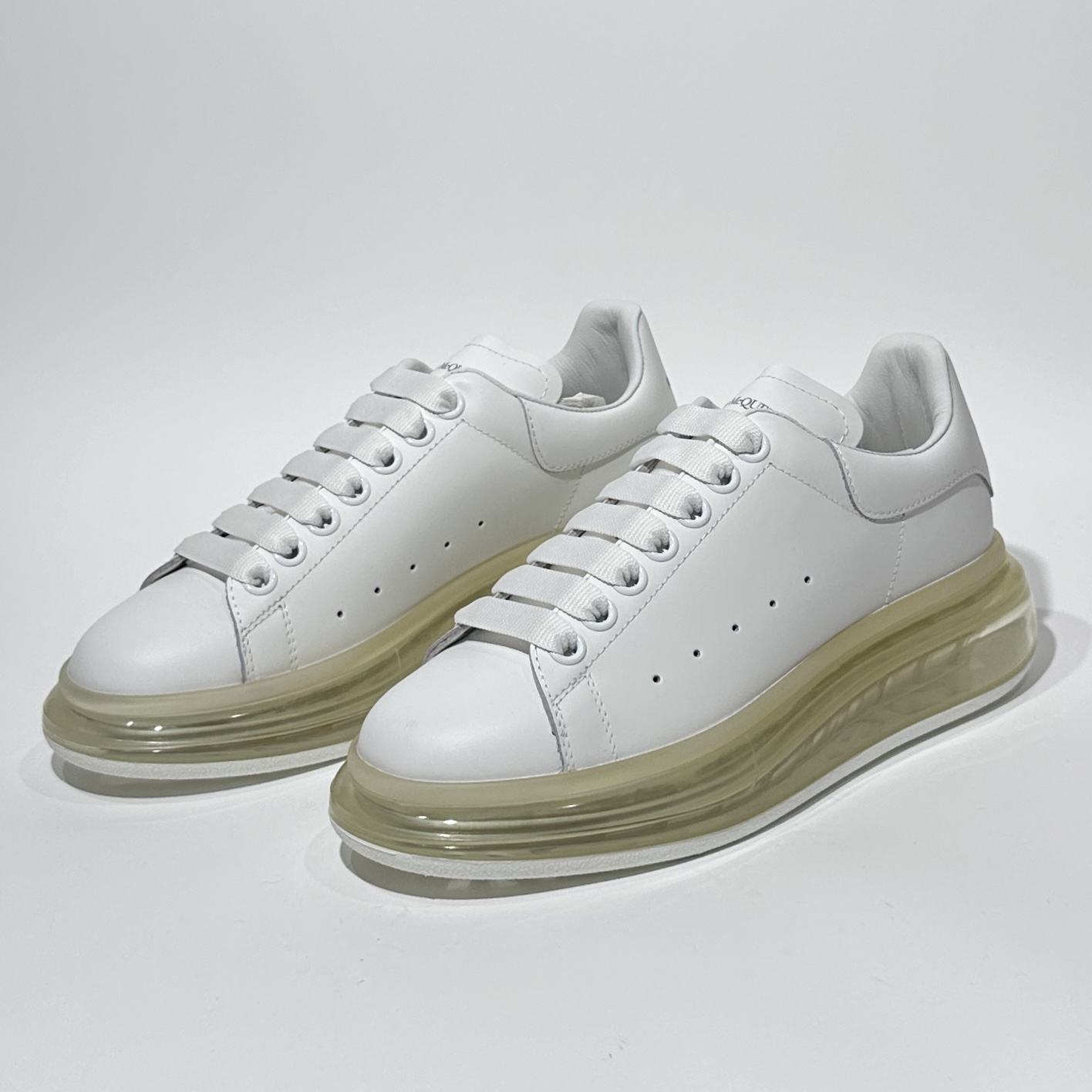 未使用 Alexander McQueen/亚历山大·麦昆 36~39.5码 小白鞋