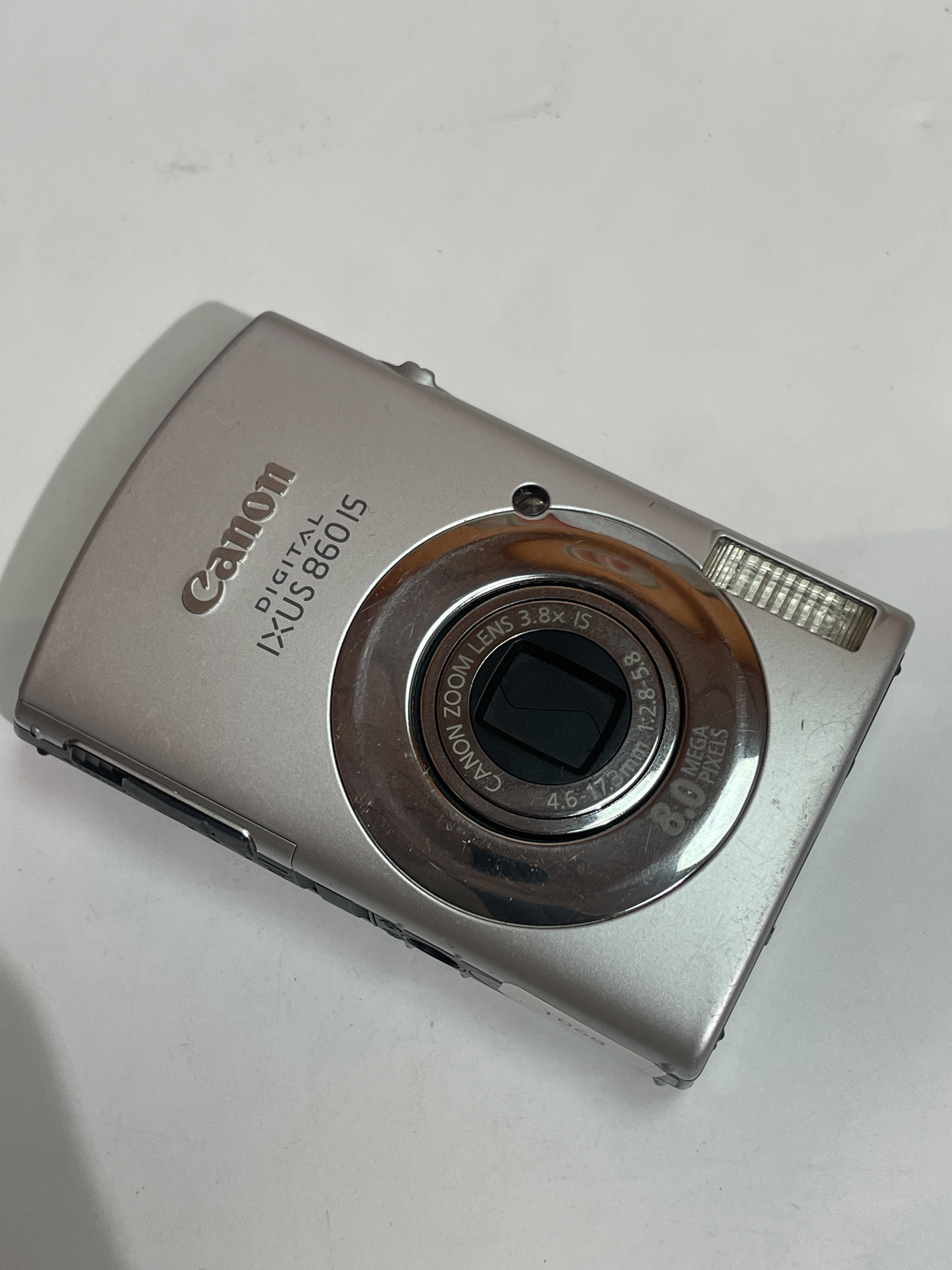 9新 Canon/佳能 ixus860is 大热门【人像机皇】外观轻微使用痕迹