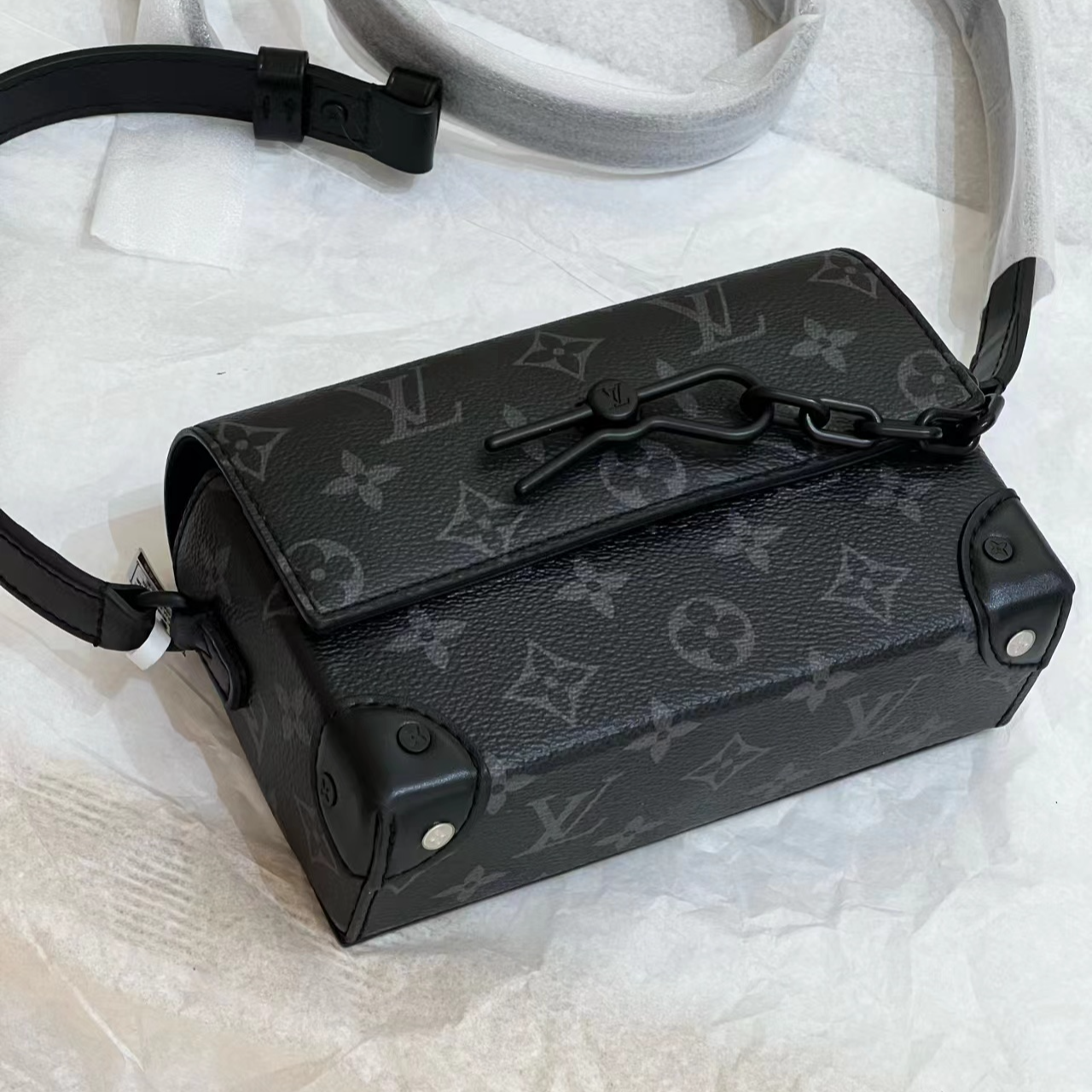 99新 LouisVuitton/路易威登 灵灵子/黑武士盒子/单肩斜跨包