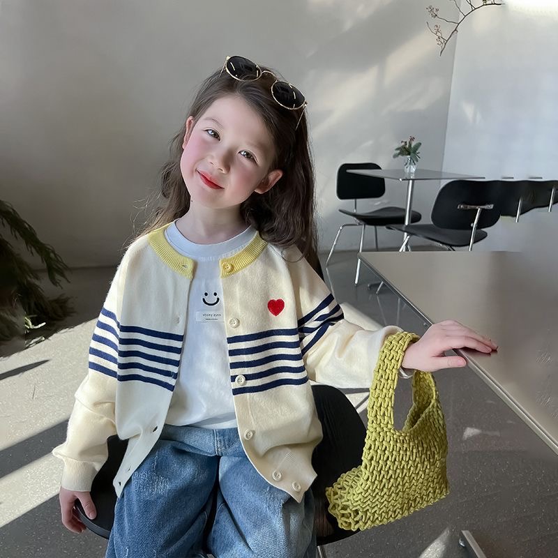 女童新款毛衣开衫2024儿童春秋洋气简约针织外套童装爆款早秋衣服