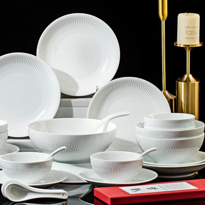 景德镇高白泥陶瓷雅川38头6人位家用碗盘碟轻奢简约白瓷高档新款