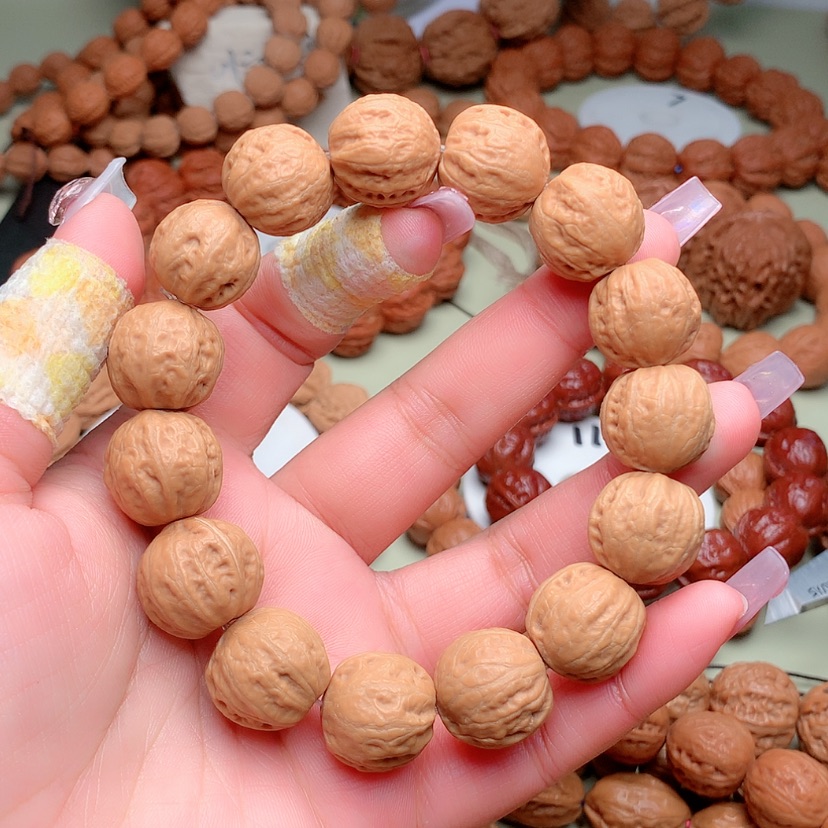 【闪购商品】文玩核桃吊坠用****通光头强核桃手串