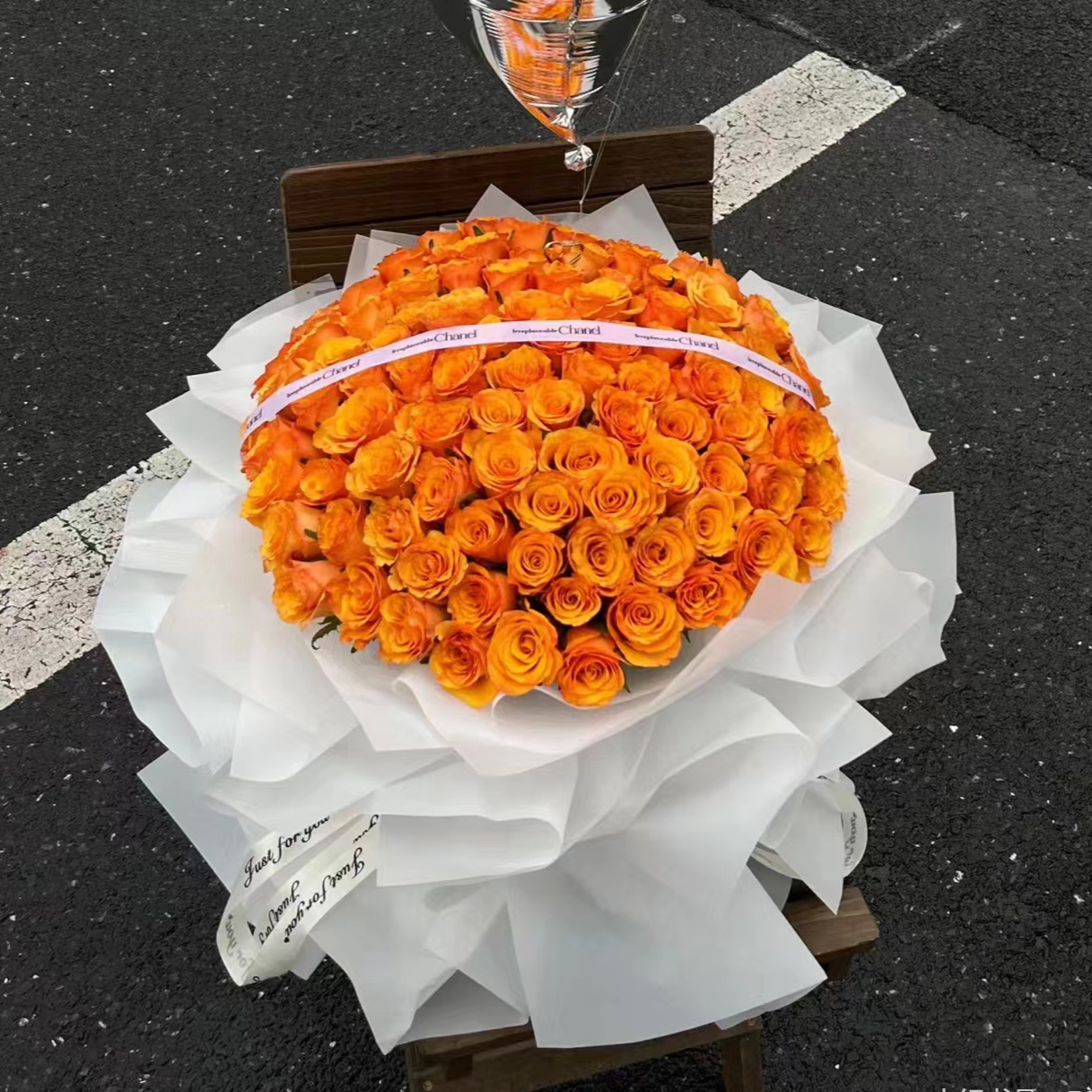 99朵辉煌玫瑰花束