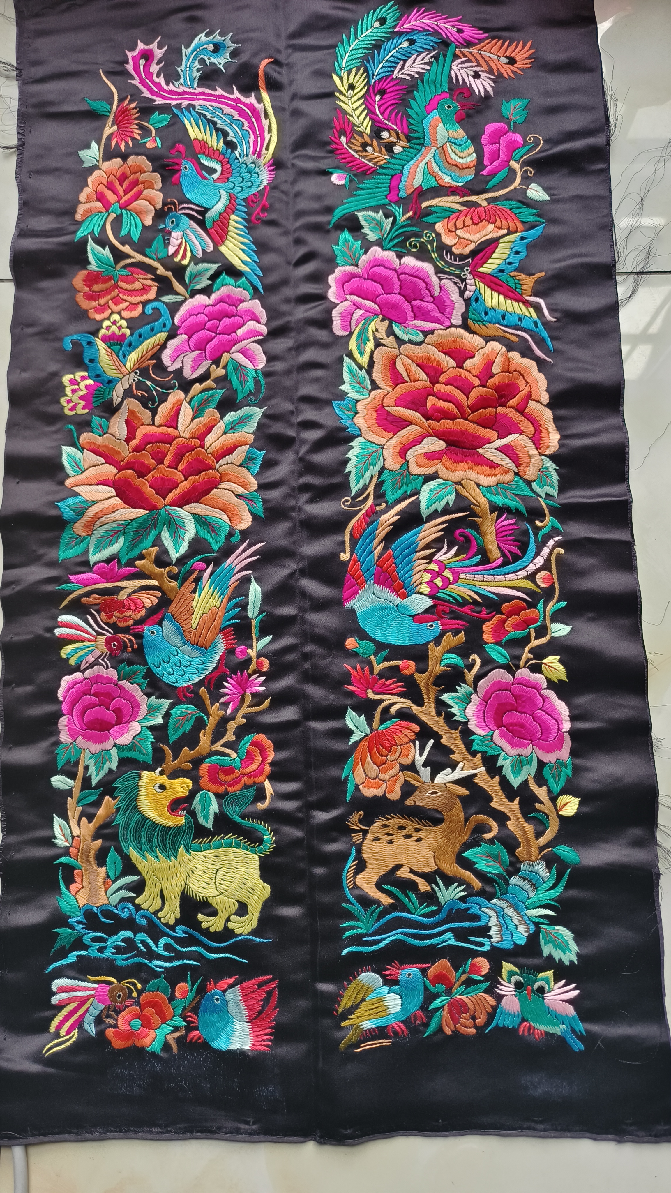 苗族破线刺绣手工艺品