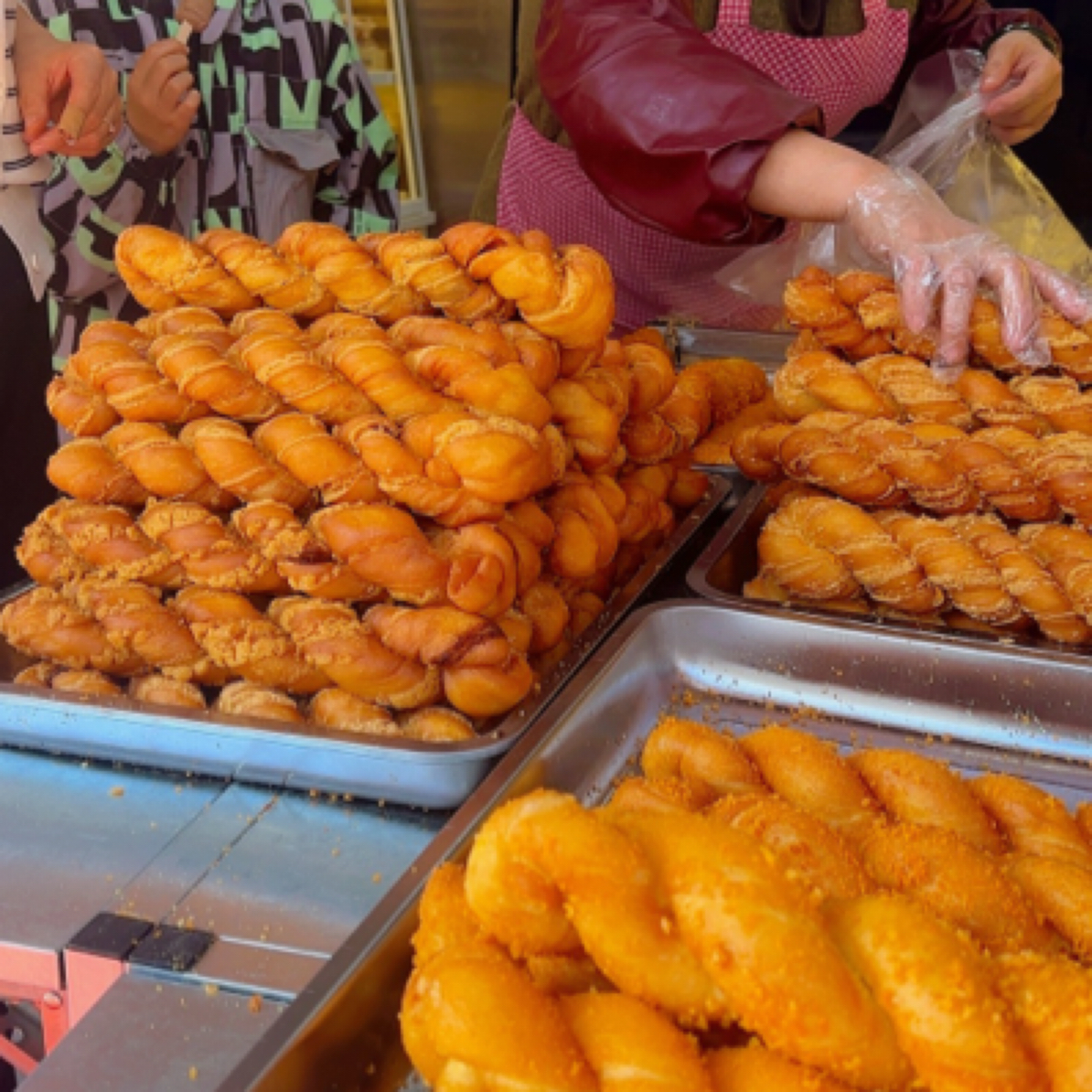 建辉清真网红酸奶榴莲红豆大麻花