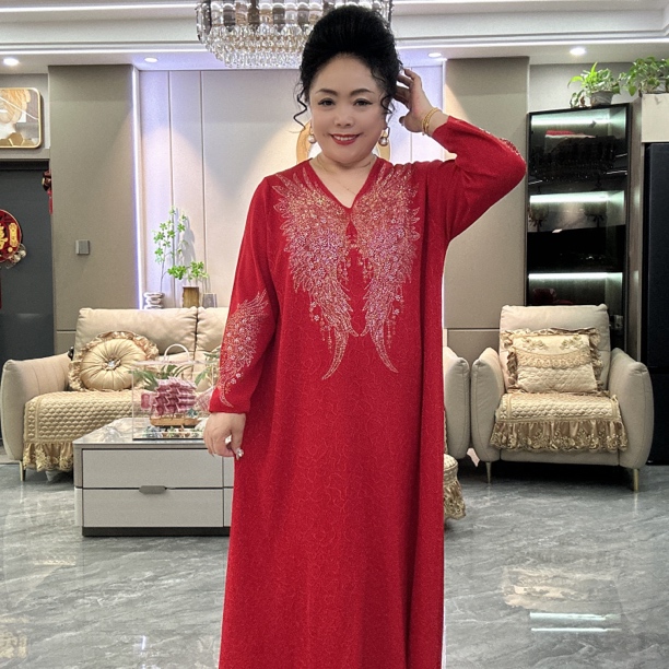 《乐姐》推荐新款秋冬季高定钻裙子905款，定制