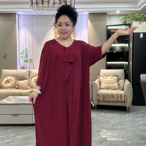 《乐姐》推荐高货新款宽松大版裙子24188款，乐