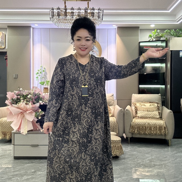 《乐姐》推荐秋季新款鸡心领腰果花裙子56767款，乐乐