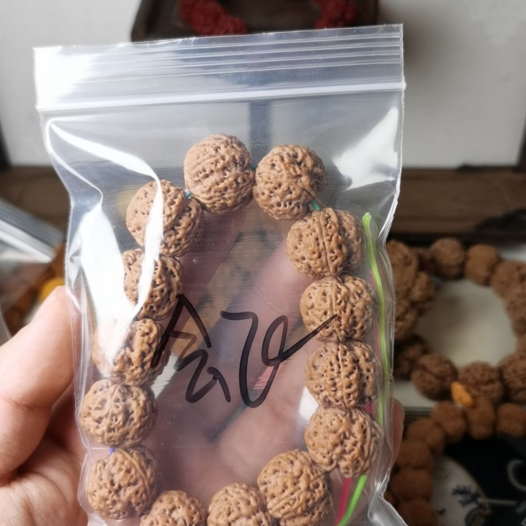 【闪购商品】金刚菩提手串会****猪