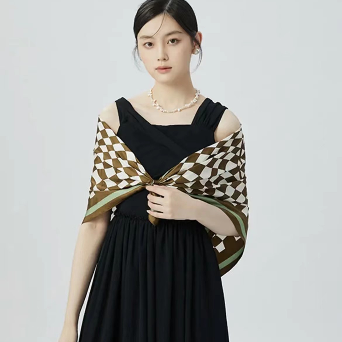 AMASS/阿玛施【氛围方巾】女士时尚棋盘格拼色方巾百搭高级5800011