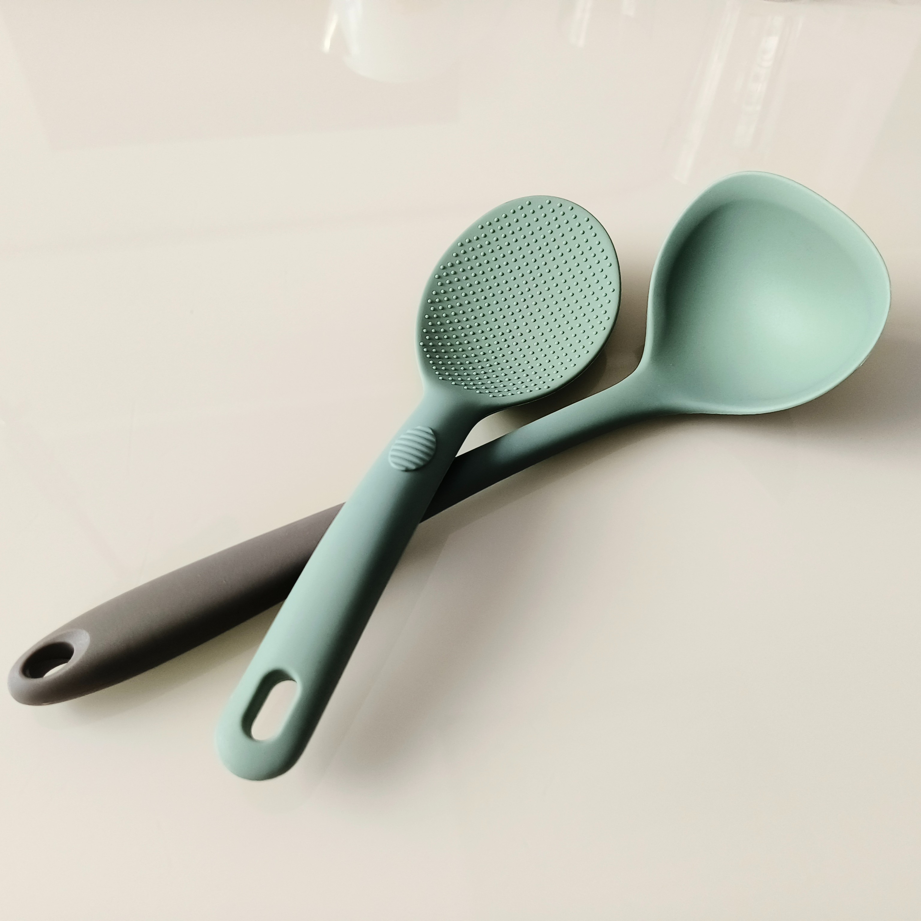硅胶汤勺长柄饭勺套装不粘锅不伤锅食品级汤勺饭勺家用厨房锅铲勺