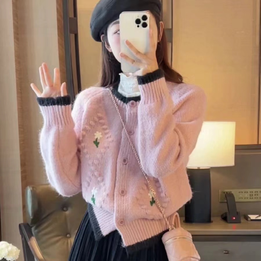 春秋新款温柔风软糯毛衣外套女甜美重工刺绣宽松针织开衫上衣0459