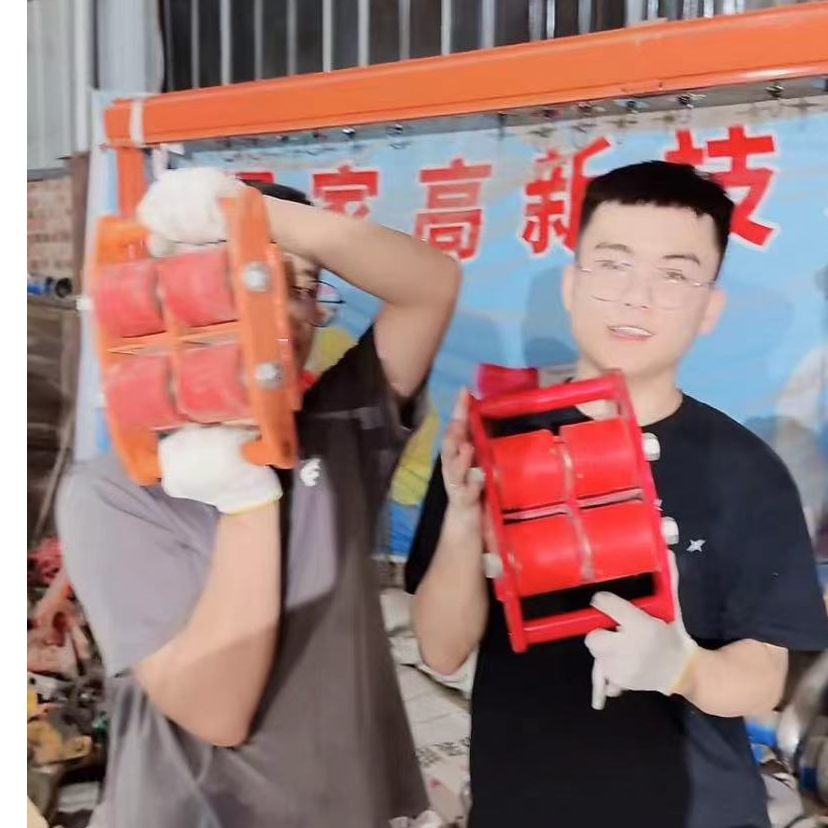 坦克车成华6吨胶轮坦克车直行2台