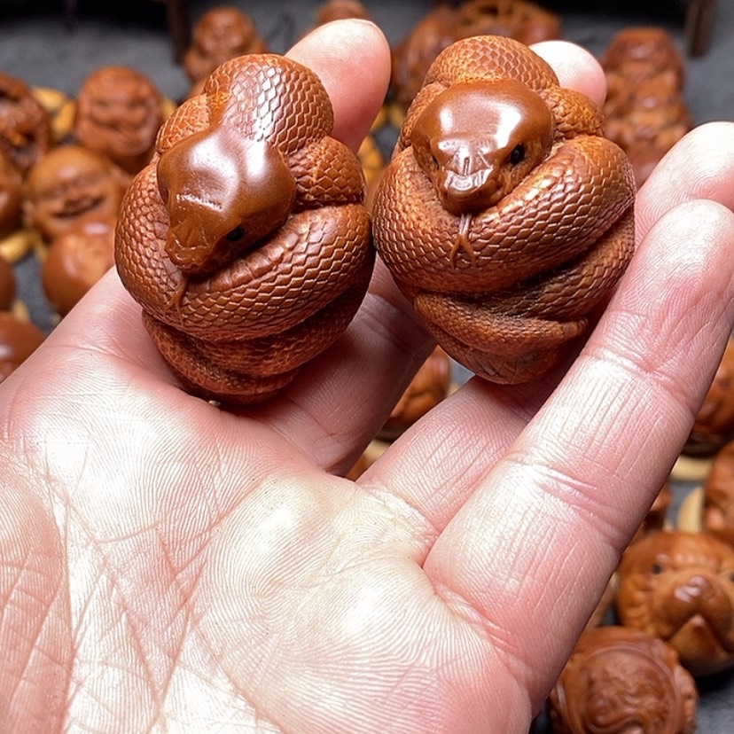 【闪购商品】橄榄核雕小*哥